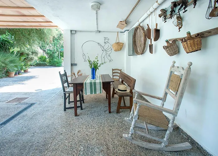 Owl Far - 15 Min Walk To The *